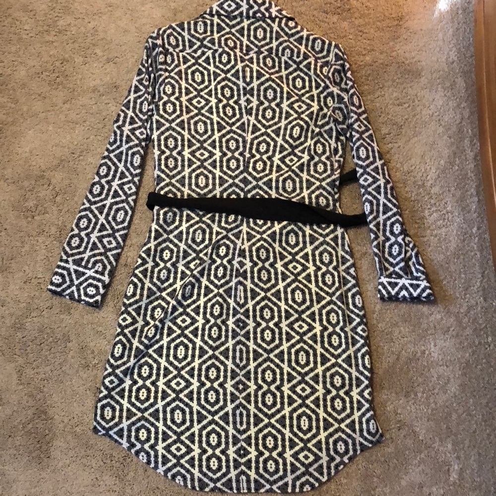 Vince Camuto shirt dress, sz 4 - Picture 3 of 3
